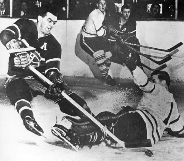 Hall of Famer MAURICE RICHARD